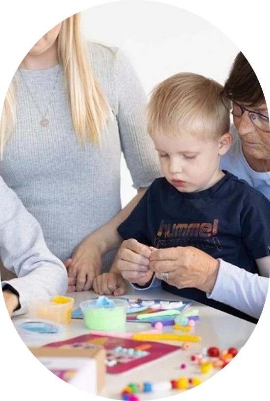 kid-mom-playing